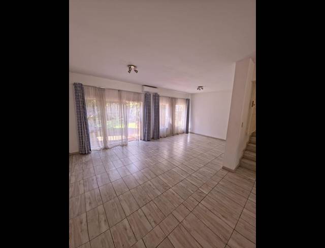 3 BEDROOM TOWNHOUSE FOR SALE IN BRYANSTON